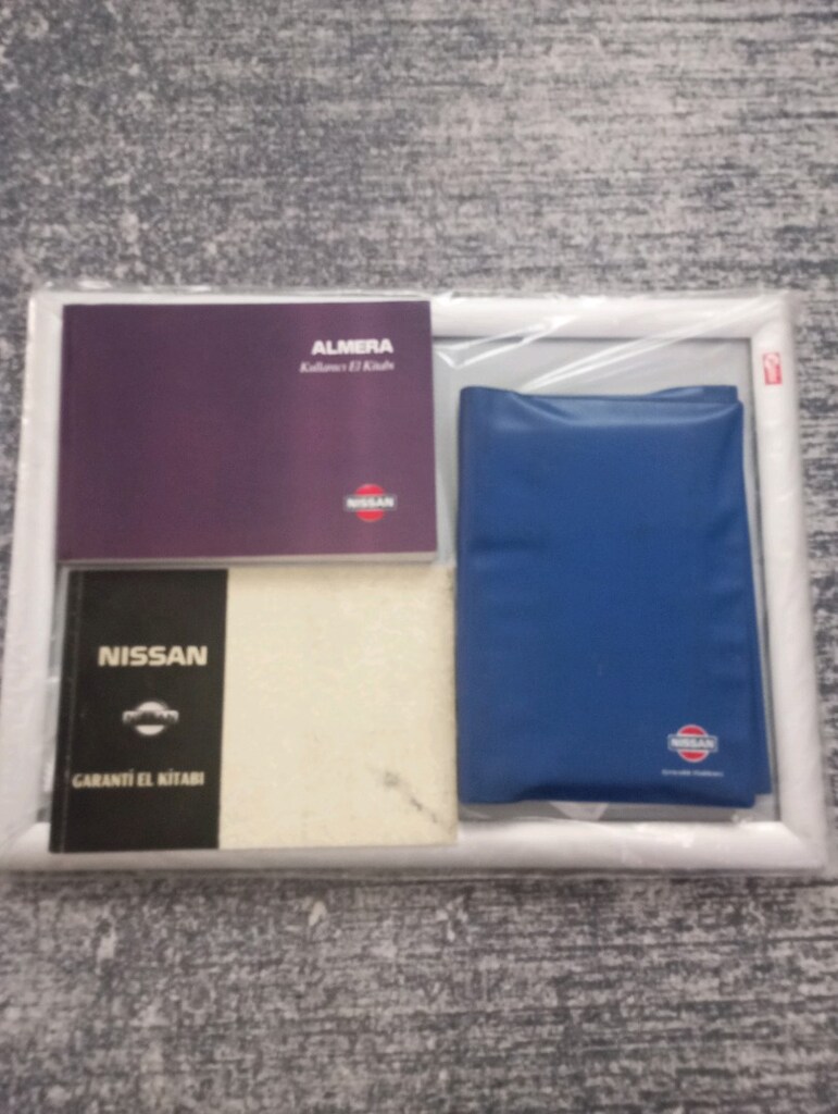 Nissan Almera orjinal servis kitapları - 2