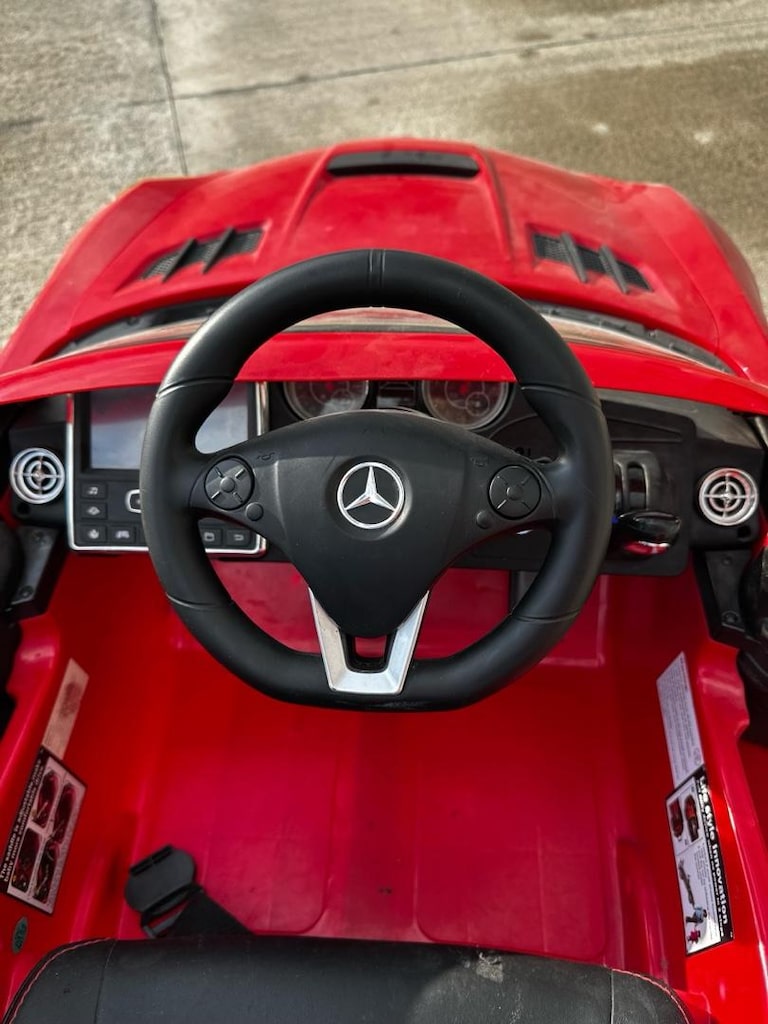 Mercedes Amg akülü araba