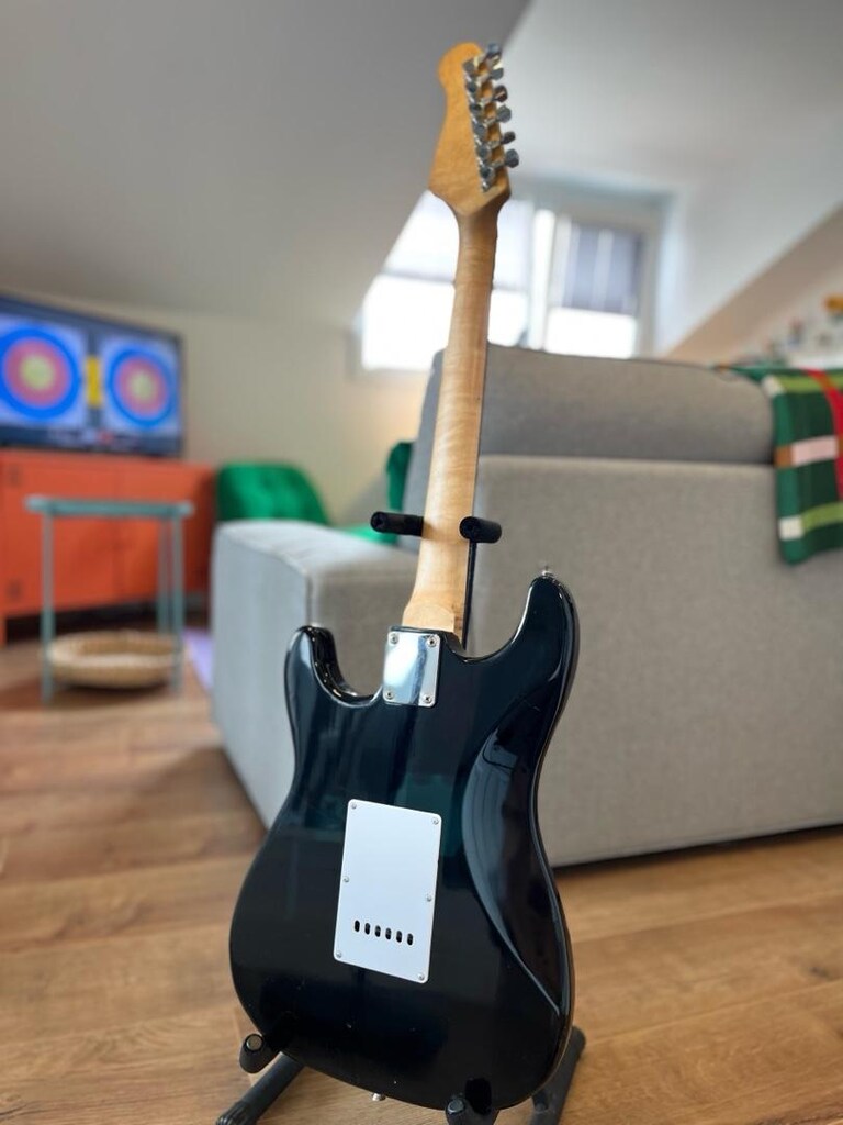 T&T SISTERS STRATOCASTER ELEKTRO GİTAR TERTEMİZ - 10