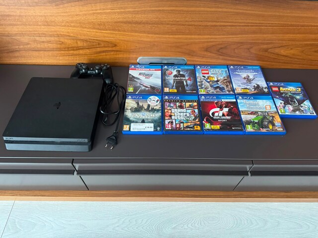 PS4 SLİM 9 ADET MÜKEMMEL OYUNLAR TEMİZ KUTULU İLK GÜNKÜ GİBİ PS4 ACİL!