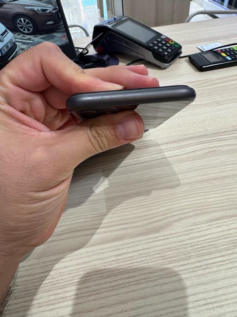 IPHONE 11 128 GB - 6