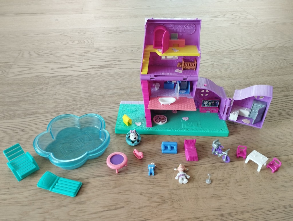 Polly Pocket Pollyville 4 katlı evi ve havuzu - 7