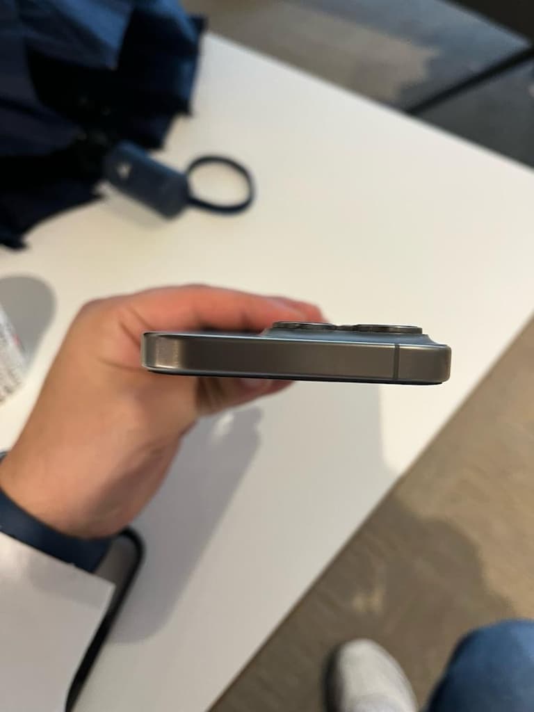 İphone 15 Pro 128 GB Natural Titanium - 6