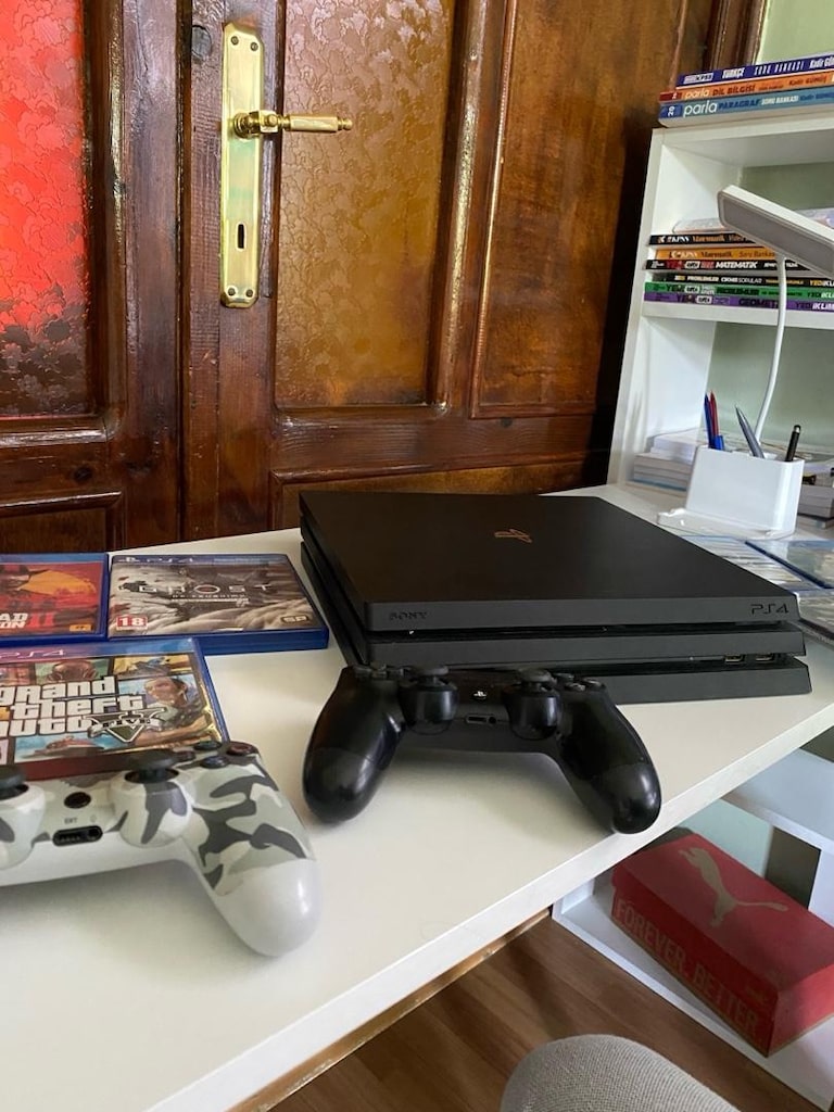 Playstation 4 Pro - 3
