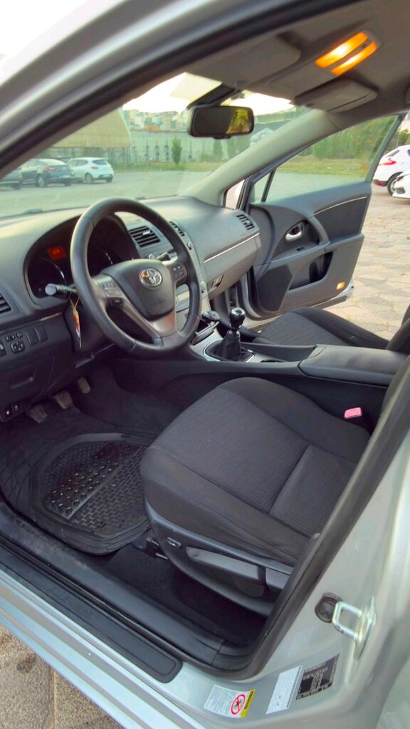 2011 model 83.000km Toyota avensis - 5