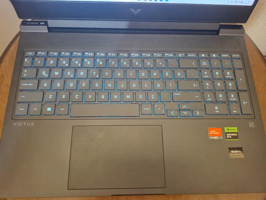 HP Victus 16 - RTX 4060 8GB 120W / Ryzen 7 7840HS / 32 GB DDR5 - 2