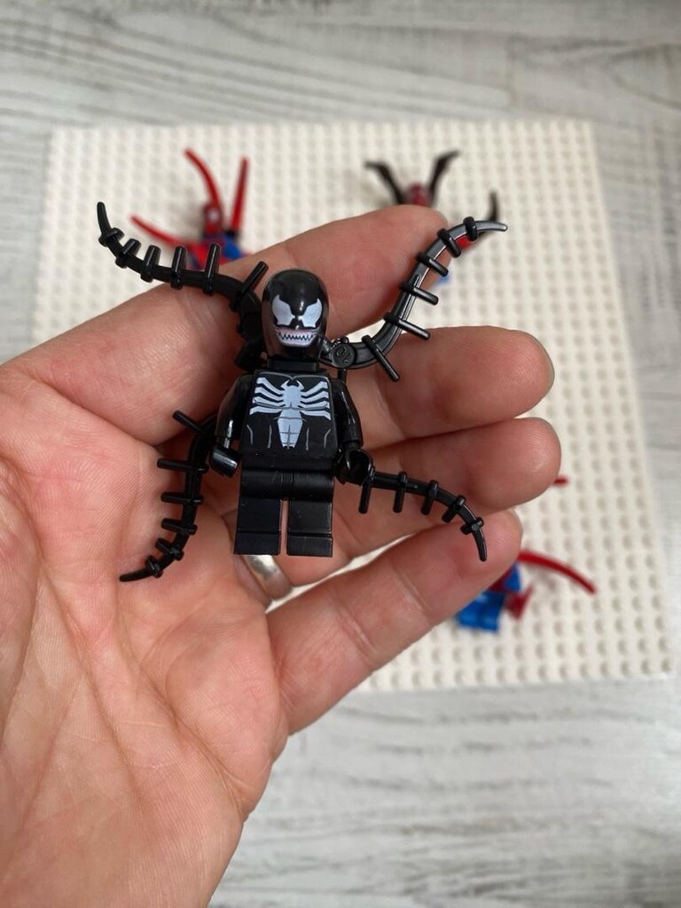 Lego Spiderman ve Venom Figürleri - 5