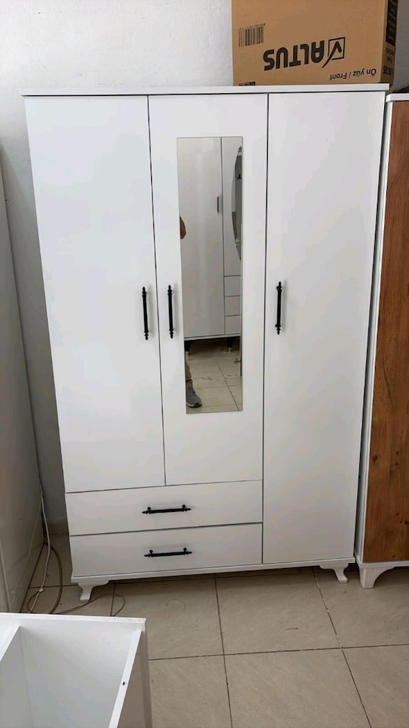 Sıfır 3 kapaklı Elbise dolabı uygun fiyat - 2