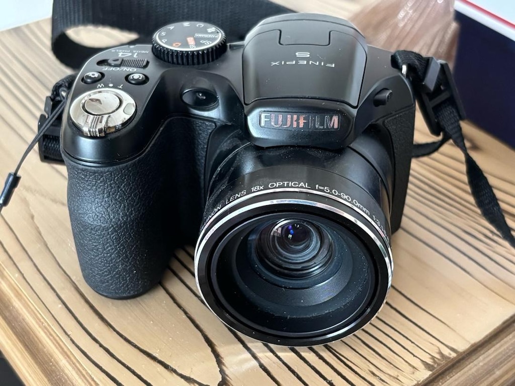 FUJIFILM FİNEPİX S 2980 FOTOĞRAF MAKİNASI-KAMERA + 8GB HAFIZA KARTI - 7