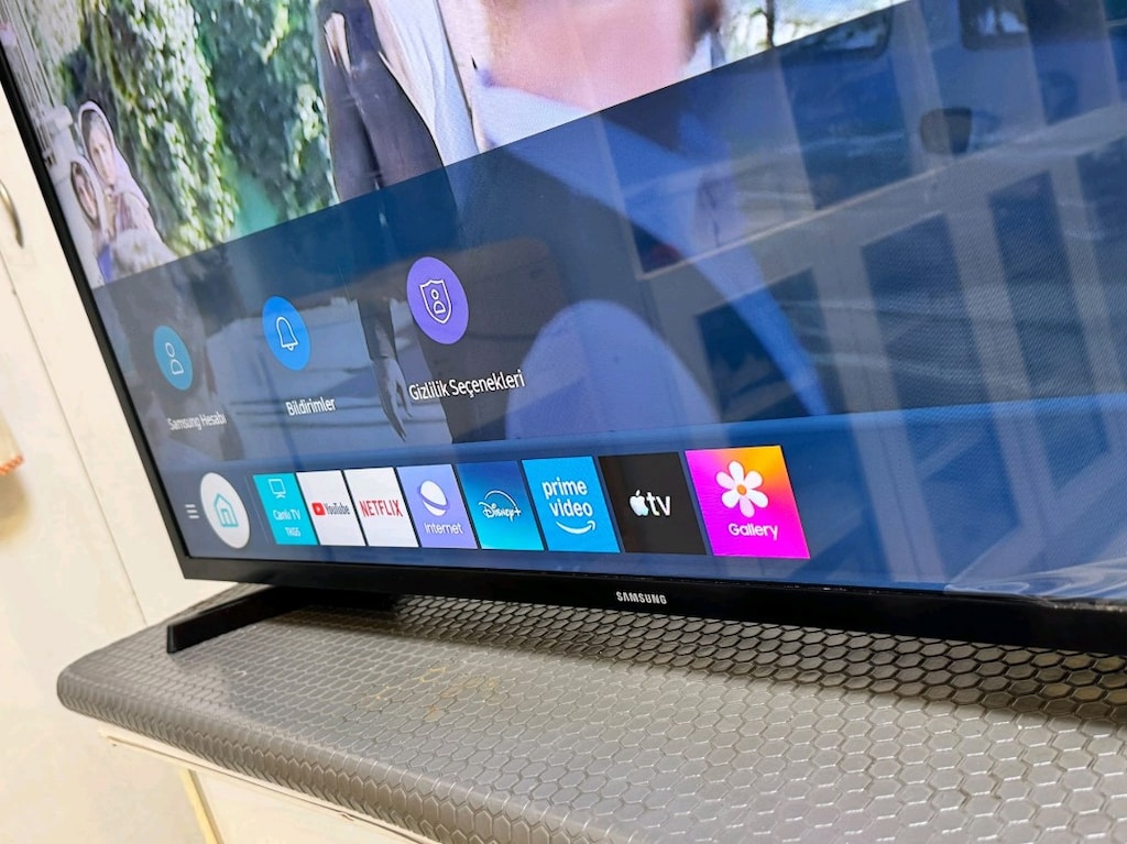 SAMSUNG 40 İNÇ 102 EKRAN SMART LED TV - 2