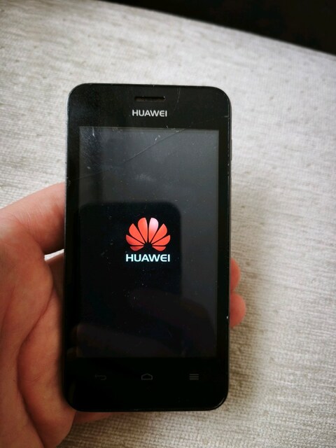 Huawei y320 cep telefonu