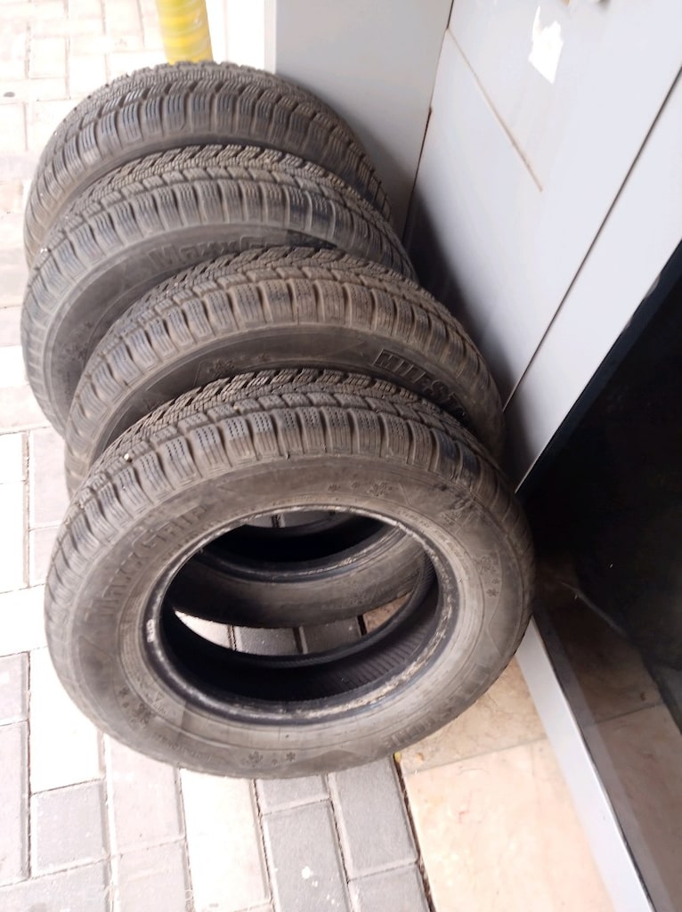 175/70R 13 4adet 2020 1'sezon kullanılmış sıfır gibi lastikler altinda - 3