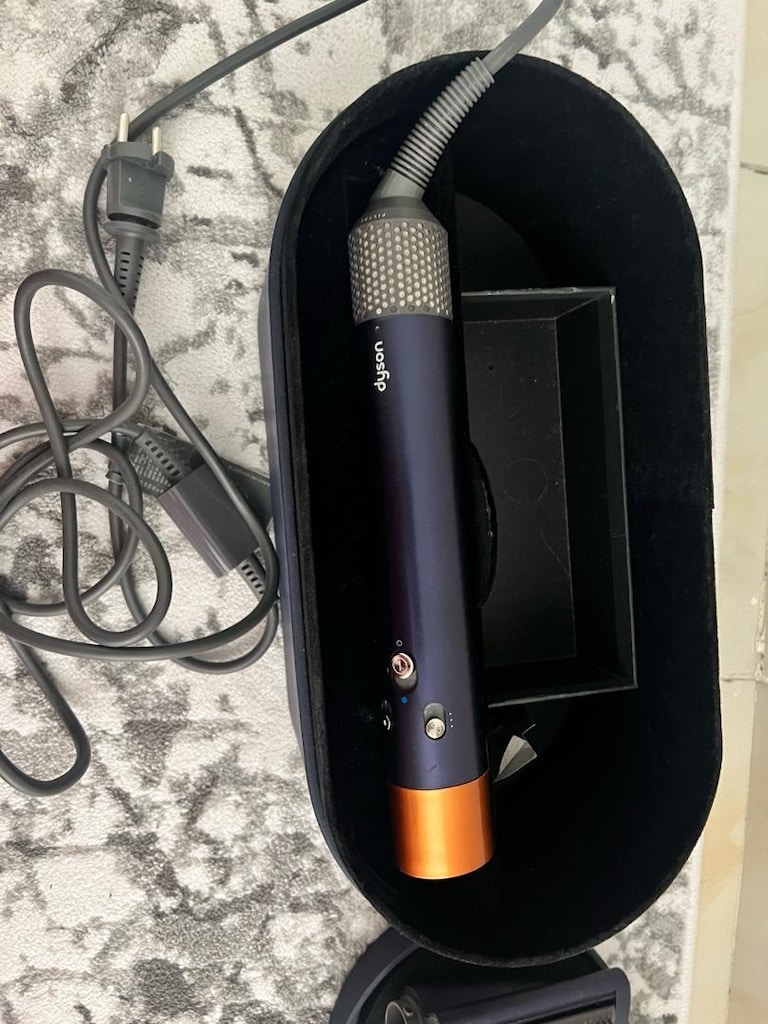 dyson airwrap - 2