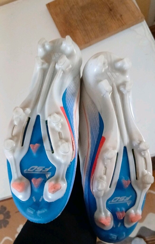 2 aylık 42 Adidas F50 - 3