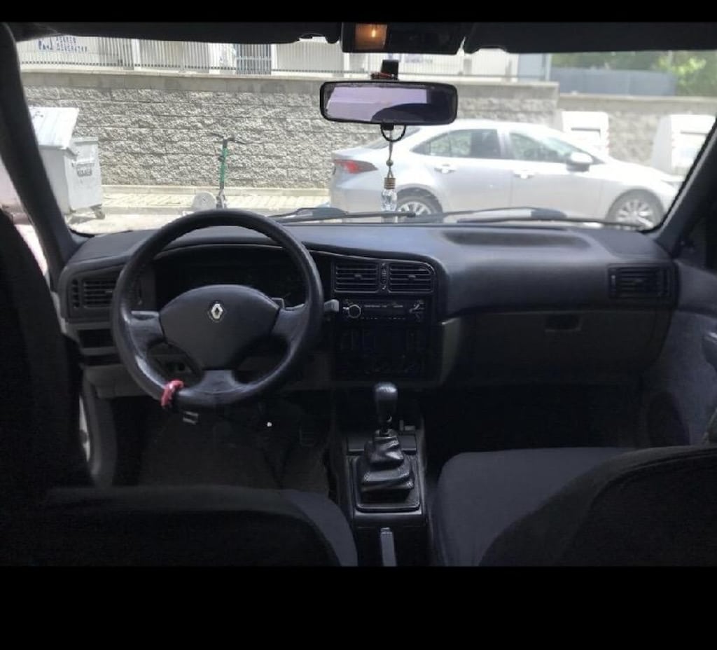 Renault 19