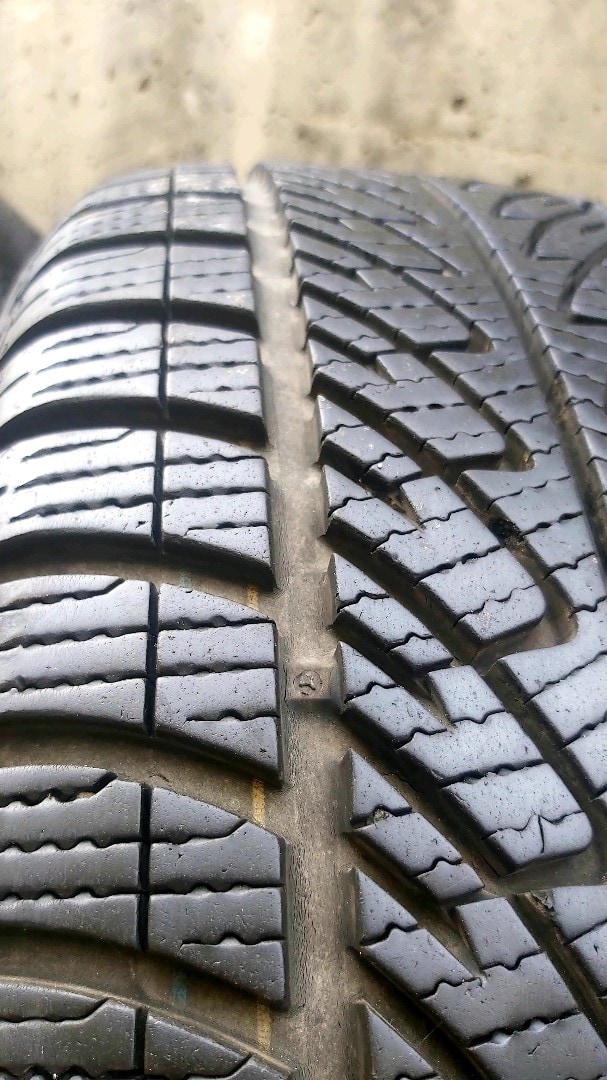 215 50 17 GOODYEAR KIŞLIK LASTİK TAKIMI - 4