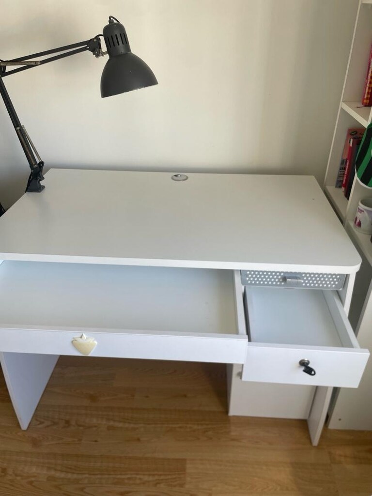ÇILEK beyaz çekmecelı calısma masası + IKEA masa lambası - 3