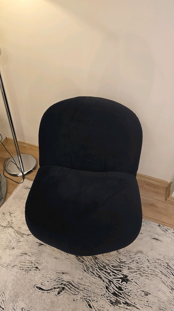 Siyah şık salon koltuğu ve berjer - 5