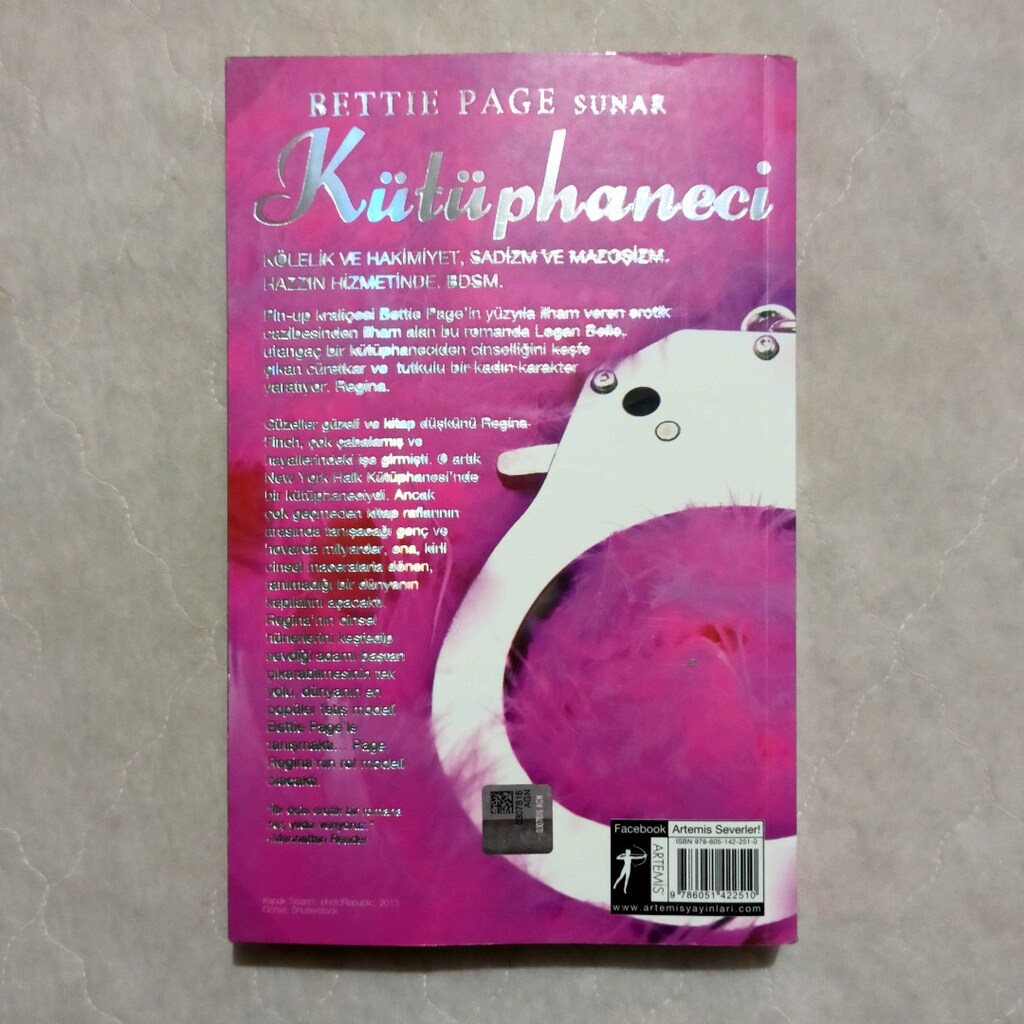 Kütüphaneci {Logan Belle} - 2