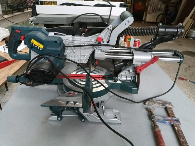 Bosch gönye kesme makinesi GCM 8 SJL