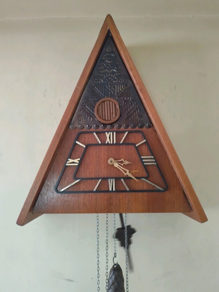 Guguklu saat Rus evi temali - 2