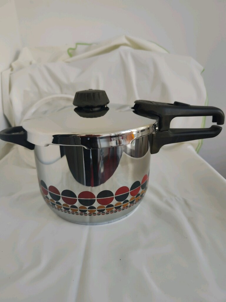 Fissler düdüklü tencere 6 lt tertemiz yanında sıfır lastik - 2