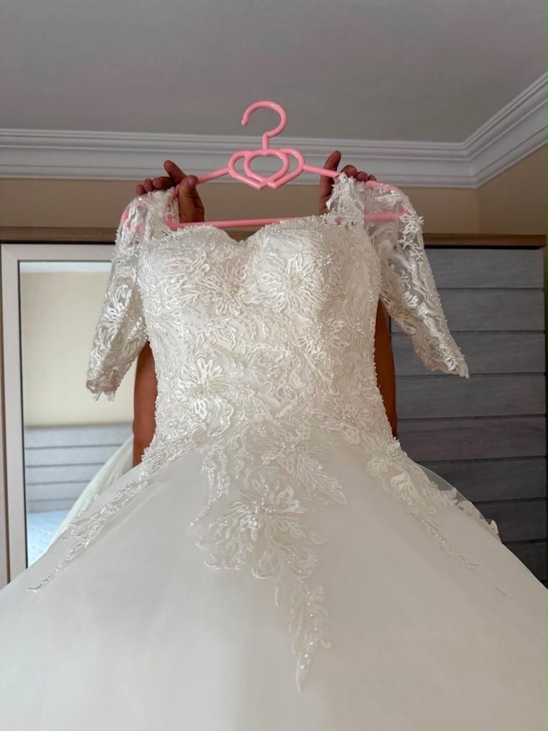 ÖZEL DİKİM SIFIR AYARINDA TERTEMİZ GELİNLİK - 4
