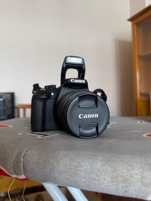 Canon EOS 1200D + 18-55mm III Lens - Kutulu Temiz Dijital SLR Fotoğraf
