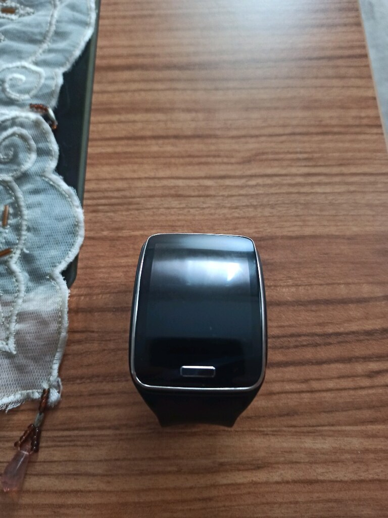 Samsung Gear S Bileği kaplayan Kavisli Premium Akıllı Saat Şık ve Kiba - 9