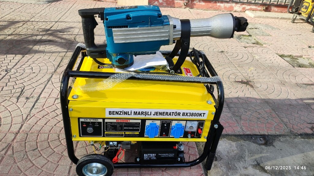 3,5KVA MARŞLI İPLİ TEKERLEKLİ KUMANDALİ BENZİNLİ JENERATÖR - 6