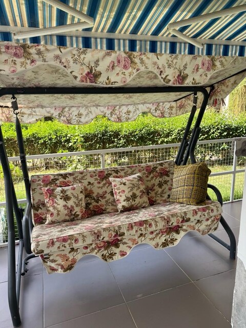 3 Kişilik Bahçe Balkon Salıncağı Erinöz