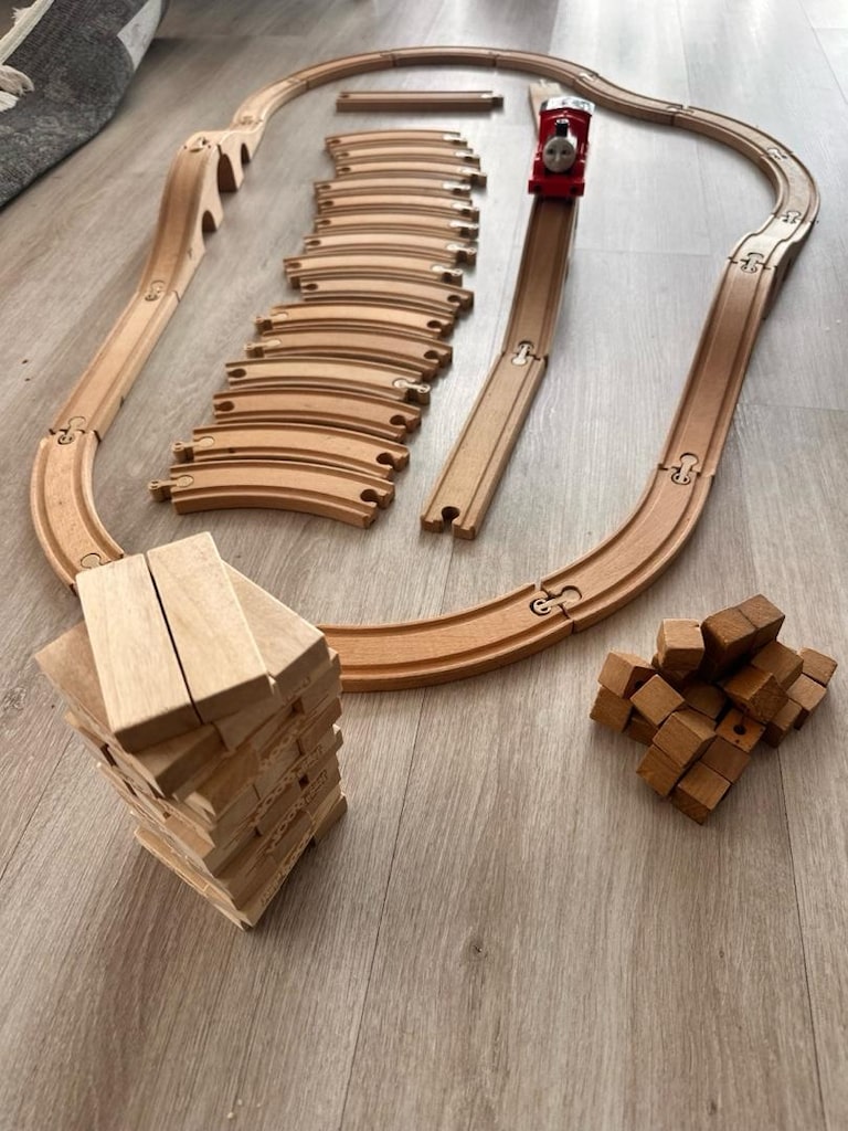 Magic tracks Renkli Bağlantılı Yol Seti +Mini pilli Araç - 9