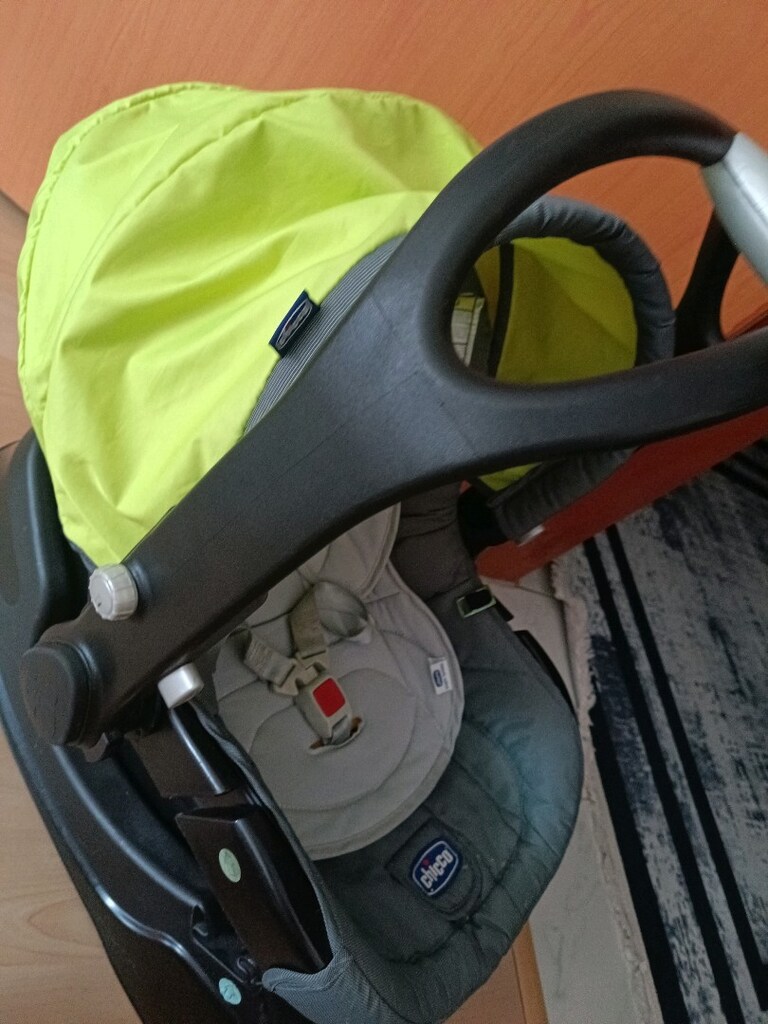 Chicco gri oto koltuğu Ana kucağı 2 parçadan oluşmaktadır - 6