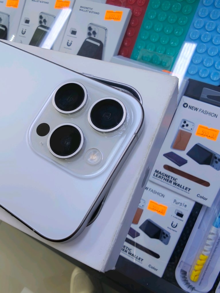 İPHONE 15 PRO BEYAZ - 2
