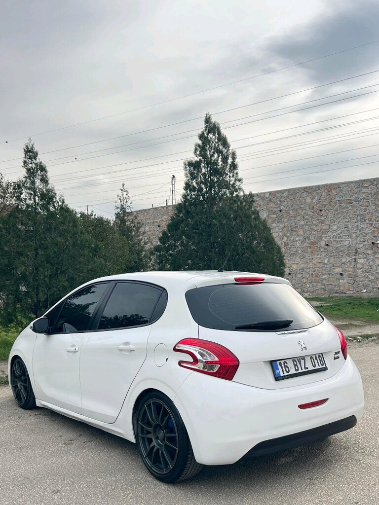 Peugeot 208 1.4 HDİ - 4