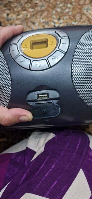 CD çalar, MP3 çalar ( USB girişli), Radio ..