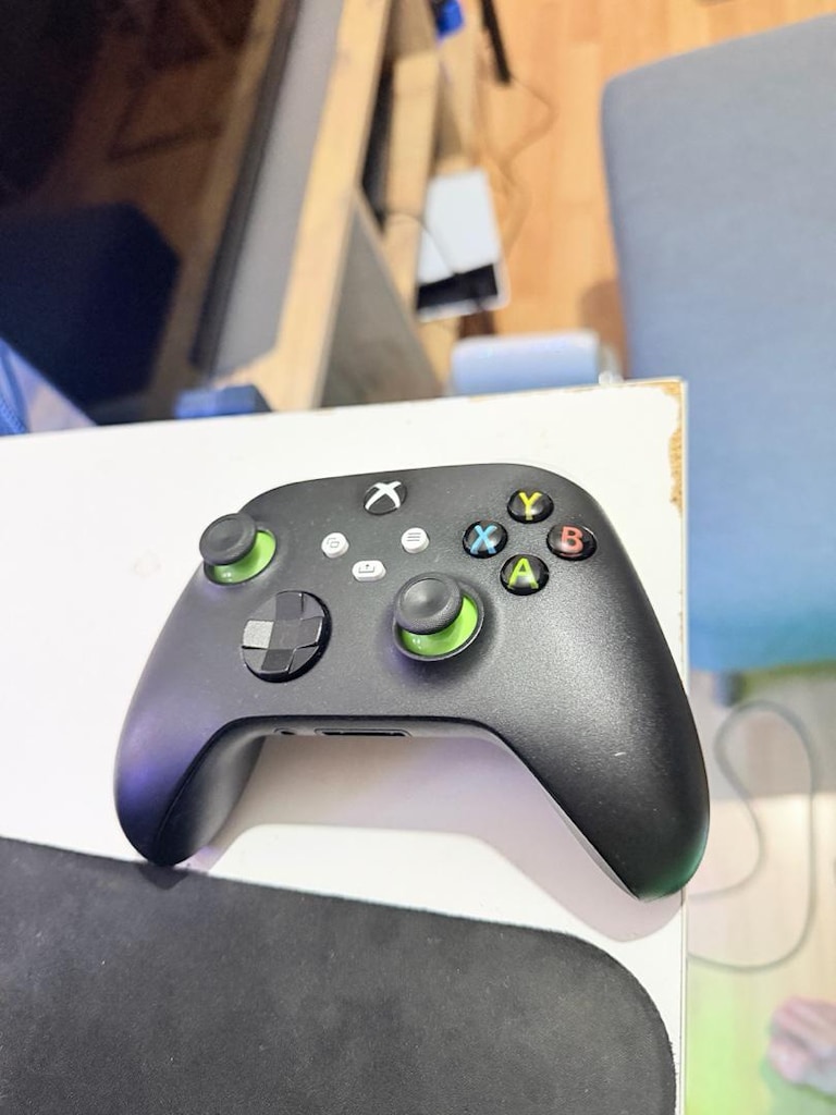 TEMİZ XBOX SERİES X 1 TB SSD - 2