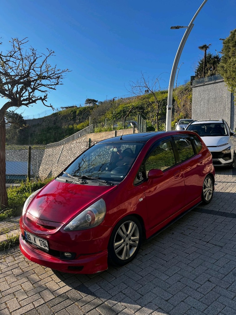 SAHİBİNDEN DÜŞÜK KM SUNROOFLU KIRMIZI JAZZ - 10