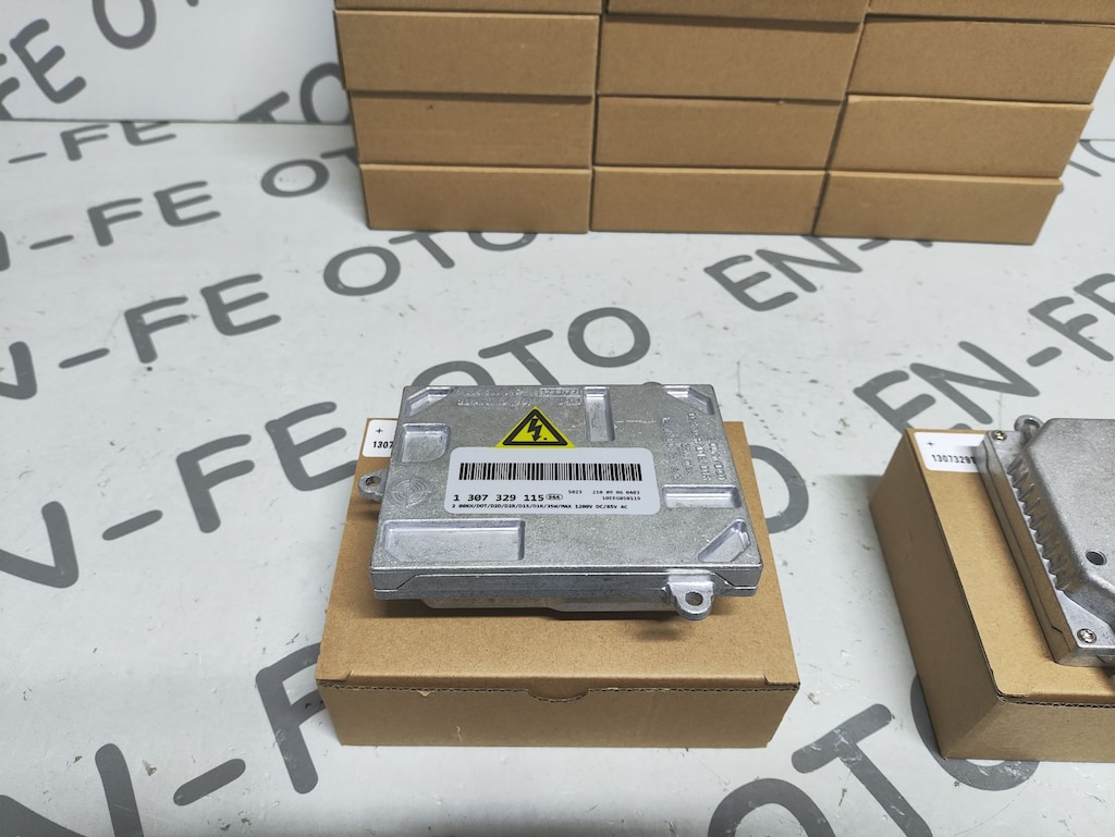 VOLVO S40 XENON FAR BEYNİ 1307329115 30678910 - 3