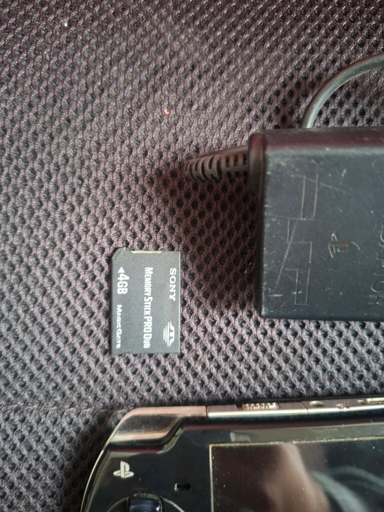 Sony psp 2000 serisi açıklamaya bakınız - 3