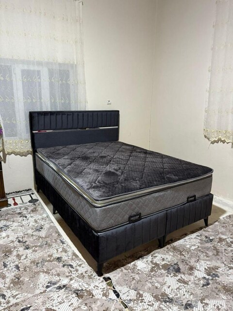 SIFIR LÜX ÇİFTLİ BAZA PETLİ YATAK