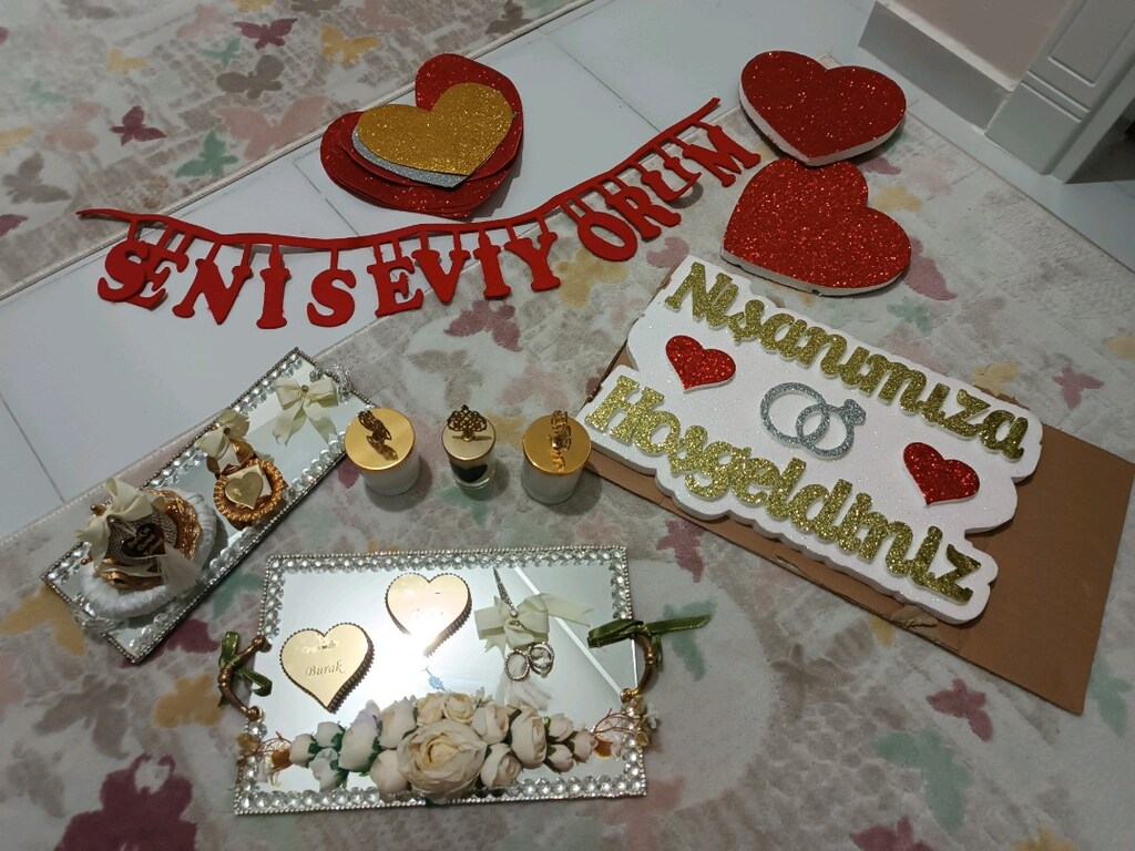 Nişan tepsi kahve bardağı mumluk ve süs cam Seti