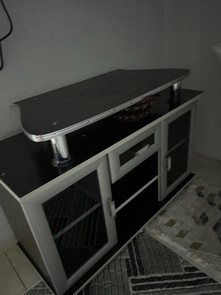 çok temiz krık yok camlı tv ünitesi - 2