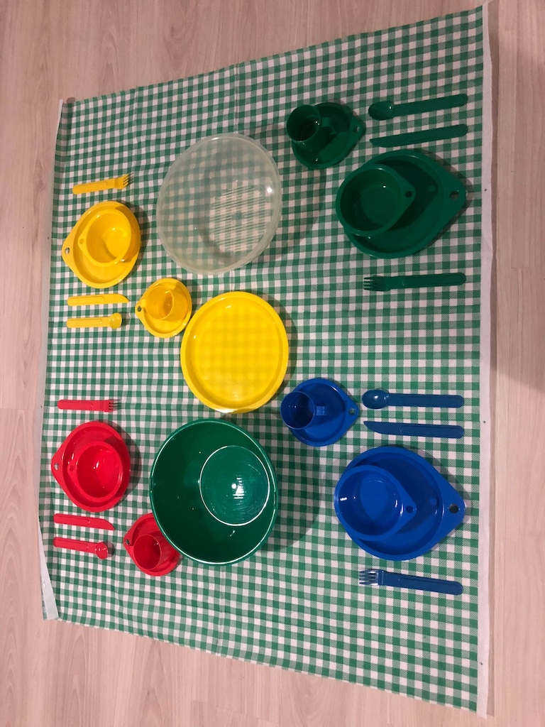 DÜŞTÜ !!! Piknik İçin Masa Üstü Set (4 çocuk, 32 parça) - 6