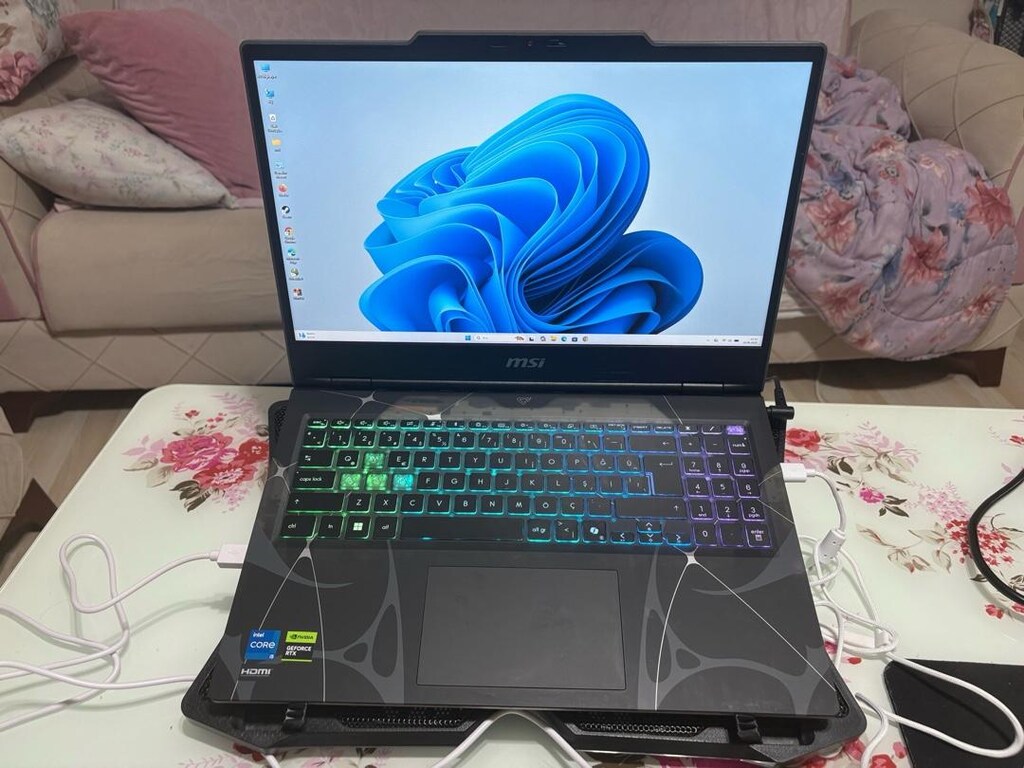 Msi Oyuncu Laptop Rtx 5060 İntel Core i5 13420H 16gb ram 512gb ssd - 2