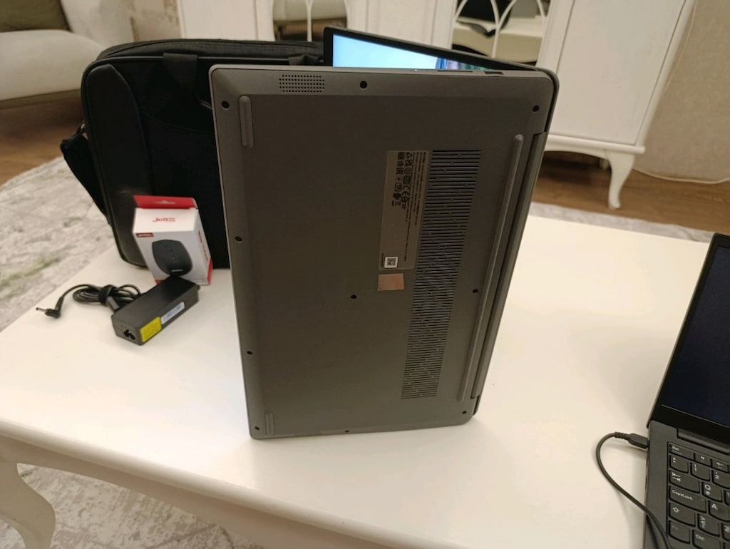 Temiz Lenovo i5 11. Nesil - 8GB RAM - 256GB SSD - Çantalı ve Mouse'lu - 4