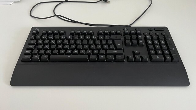 Logitech G213 Prodigy RGB oyuncu klavyesi satılıktır.