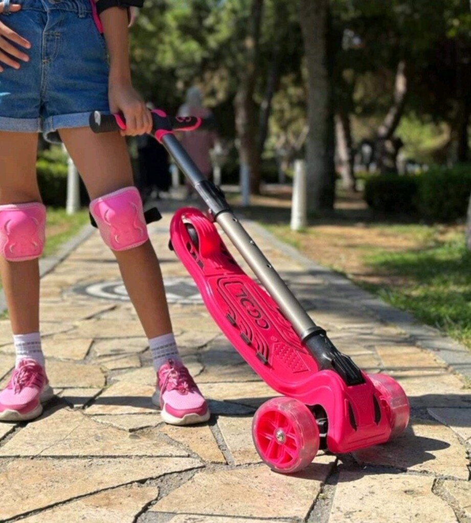 Cool Wheels 3 Tekerlekli Işıklı Maxi Scooter Pembe (Katlanabilir) - 2