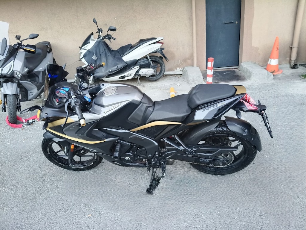 Bajaj Pulsar RS 200 | Orijinal KM | Bakımlı | Masrafsız - 3