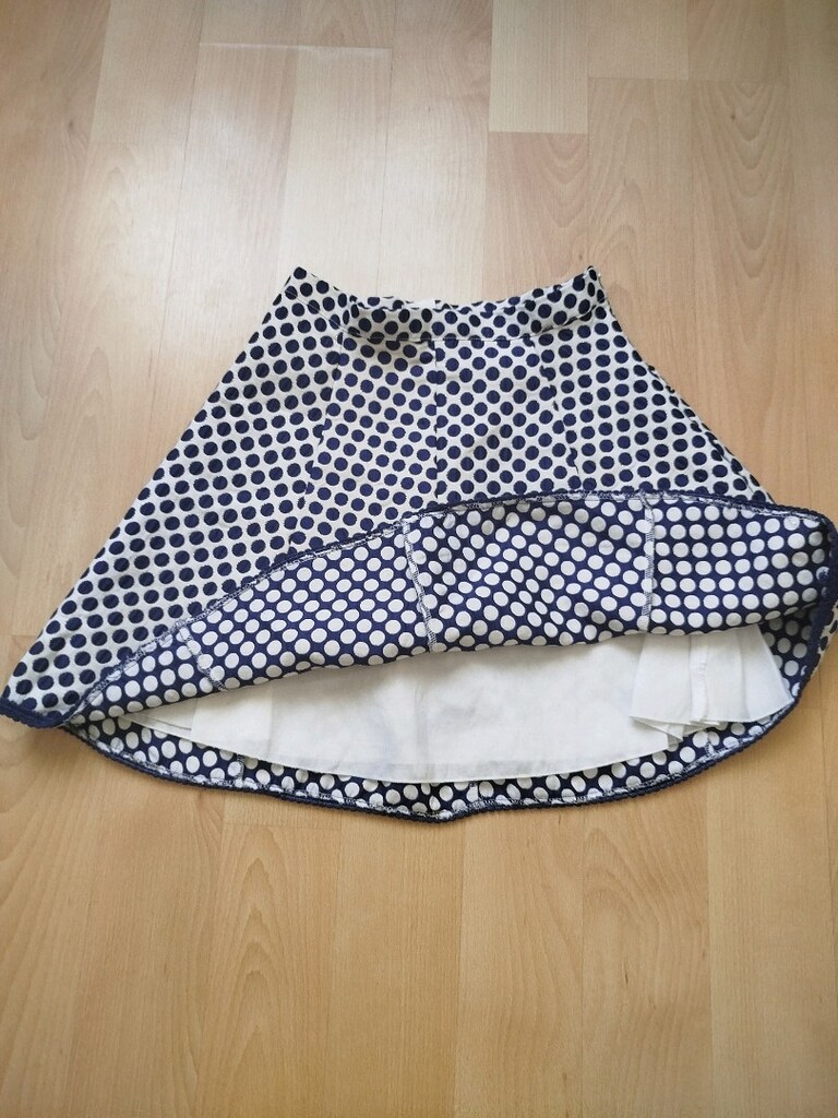 Yeni gibi çok şık etek bel 30 cm boy 44 cm 10-11 yaş için - 4